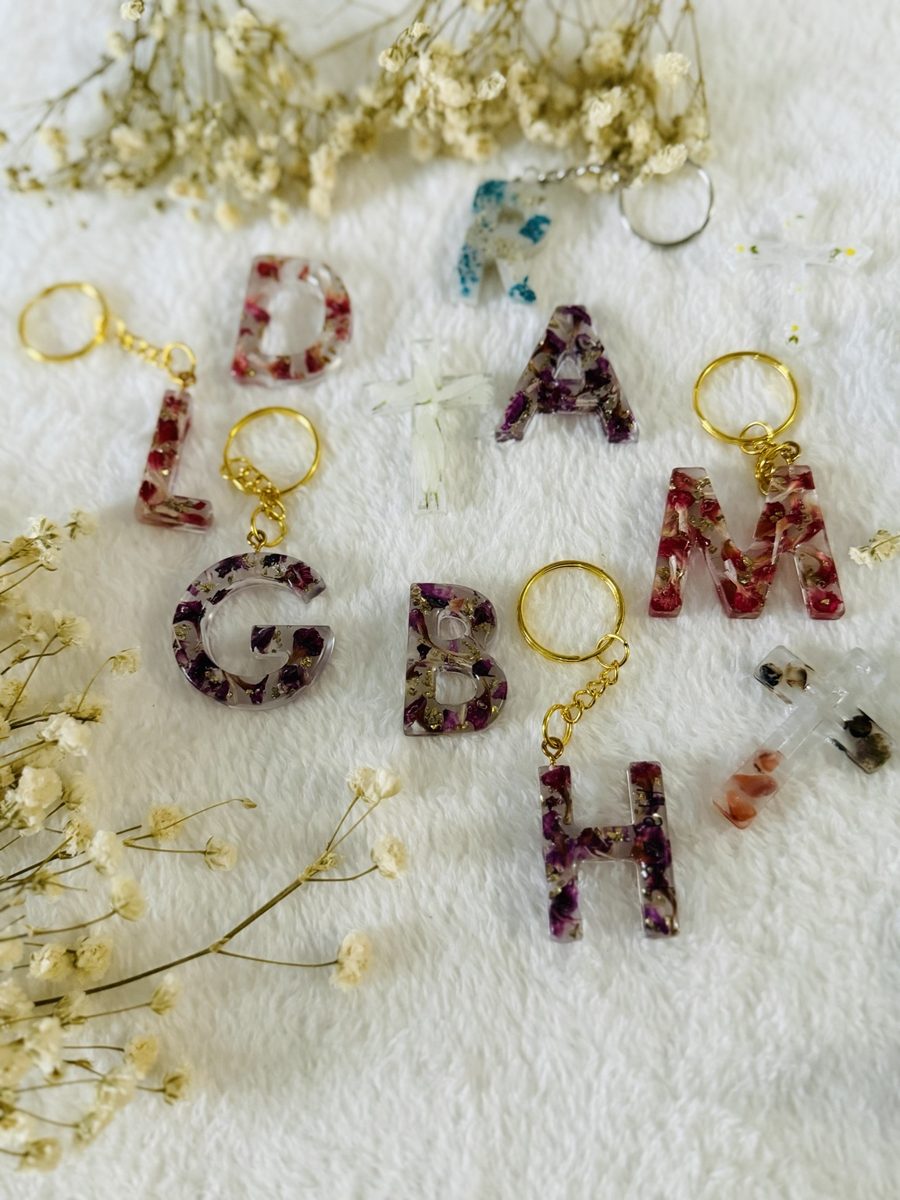 Personalised resin letter keychains